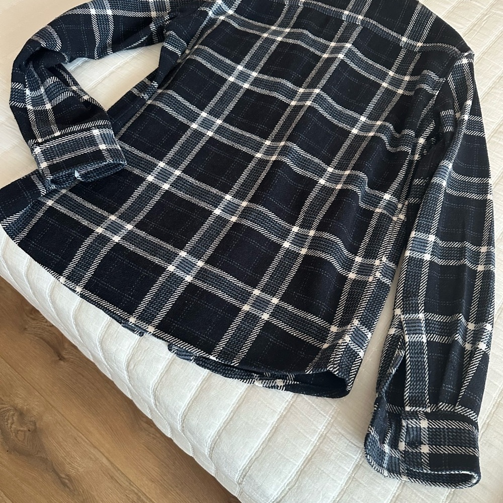 Wolverine Blue and White Shirt, Boys or women’s small! - Picture 4 of 4